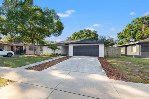 Villa ou maison à vendre à Tampa, Floride: 2 chambres, 151.8 m2 № 1277312 - photo 2