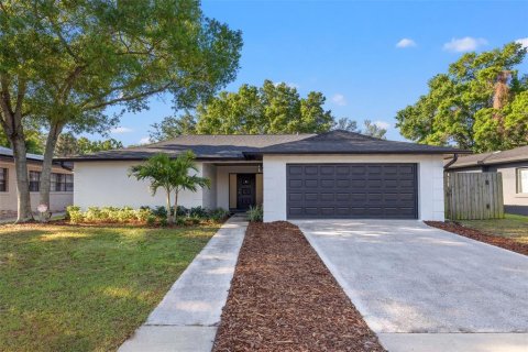 Villa ou maison à vendre à Tampa, Floride: 2 chambres, 151.8 m2 № 1277312 - photo 1