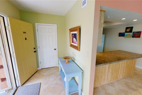 Condo in Punta Gorda, Florida, 2 bedrooms  № 252548 - photo 4