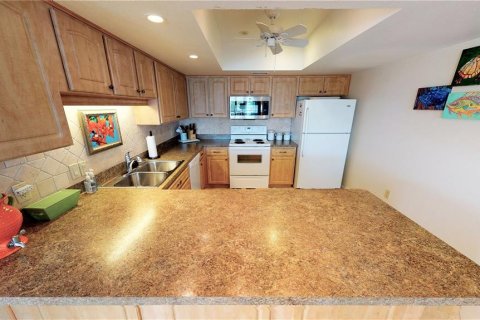 Condo in Punta Gorda, Florida, 2 bedrooms  № 252548 - photo 5