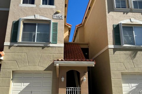 Condominio en venta en Palm Beach Gardens, Florida, 2 dormitorios, 130.34 m2 № 1093106 - foto 2