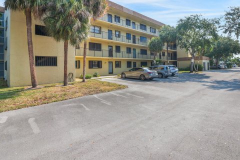 Copropriété à vendre à Deerfield Beach, Floride: 2 chambres, 91.42 m2 № 1173006 - photo 25