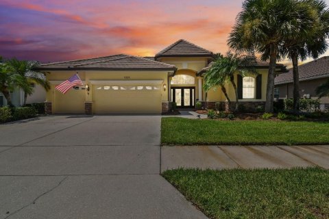 House in North Port, Florida 4 bedrooms, 242.29 sq.m. № 1303451 - photo 1