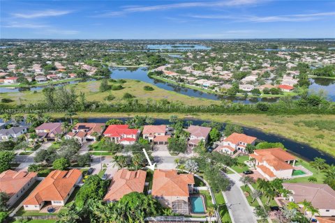 Villa ou maison à vendre à Pembroke Pines, Floride: 5 chambres, 331.2 m2 № 1409084 - photo 14