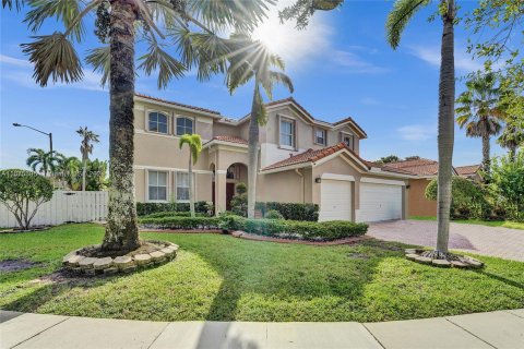 Villa ou maison à vendre à Pembroke Pines, Floride: 5 chambres, 331.2 m2 № 1409084 - photo 1