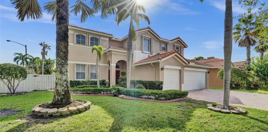 Villa ou maison à Pembroke Pines, Floride 5 chambres, 331.2 m2 № 1409084