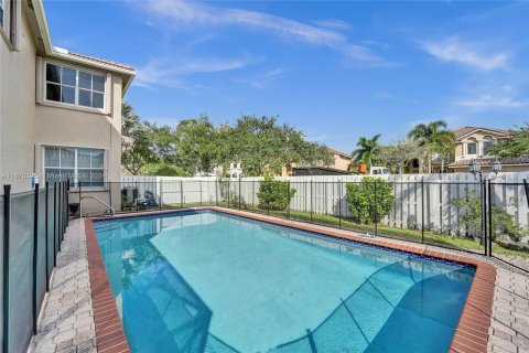 Villa ou maison à vendre à Pembroke Pines, Floride: 5 chambres, 331.2 m2 № 1409084 - photo 22