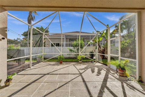 Villa ou maison à vendre à Pembroke Pines, Floride: 5 chambres, 331.2 m2 № 1409084 - photo 23