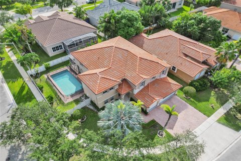 Villa ou maison à vendre à Pembroke Pines, Floride: 5 chambres, 331.2 m2 № 1409084 - photo 2