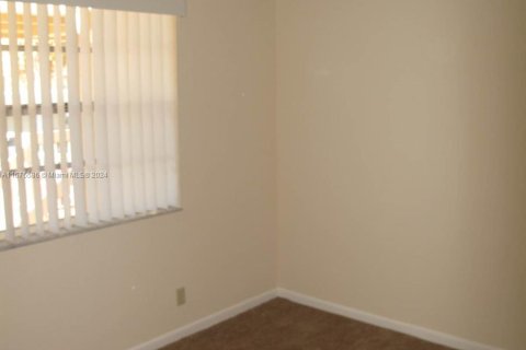 Condo in Coral Springs, Florida, 2 bedrooms  № 1401409 - photo 7