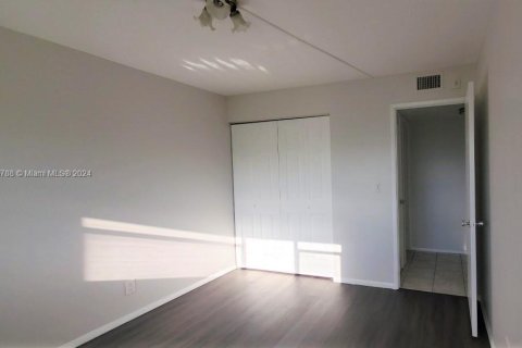 Condominio en venta en Hallandale Beach, Florida, 2 dormitorios, 89.65 m2 № 1188865 - foto 6