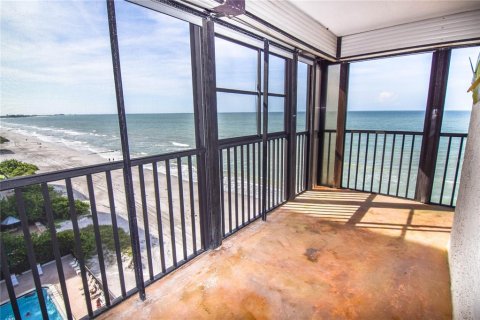 Condo in Madeira Beach, Florida, 2 bedrooms  № 251625 - photo 12