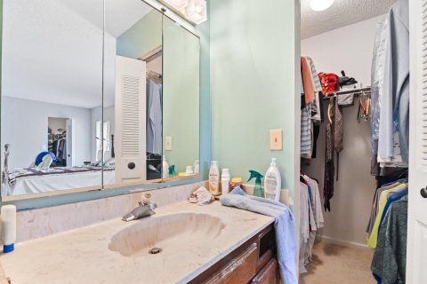 Condo in Lauderhill, Florida, 2 bedrooms  № 1081515 - photo 4