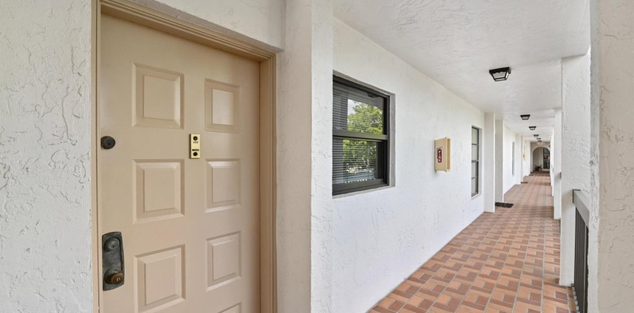 Condo in Lauderhill, Florida, 2 bedrooms  № 1081515