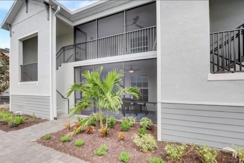 Condo in Venice, Florida, 2 bedrooms in WELLEN PARK  № 1262690 - photo 1