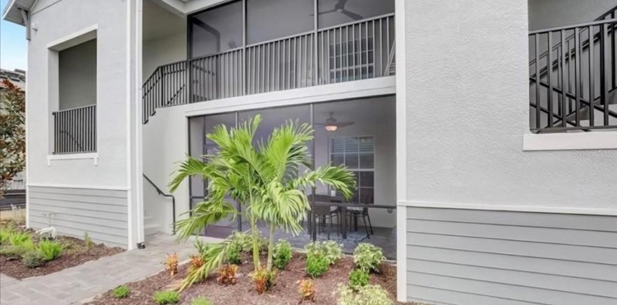 Condo in Venice, Florida, 2 bedrooms in WELLEN PARK  № 1262690