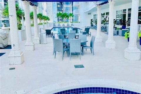 Condominio en venta en Miami, Florida, 2 dormitorios, 95.69 m2 № 615463 - foto 12