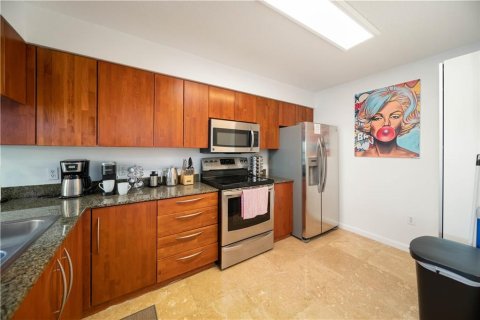 Condominio en venta en Miami, Florida, 2 dormitorios, 95.69 m2 № 615463 - foto 17