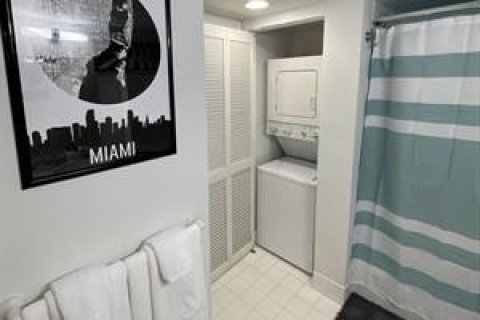 Condominio en venta en Miami, Florida, 2 dormitorios, 95.69 m2 № 615463 - foto 3