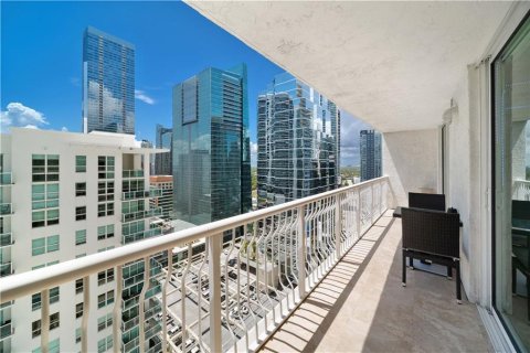 Condominio en venta en Miami, Florida, 2 dormitorios, 95.69 m2 № 615463 - foto 14