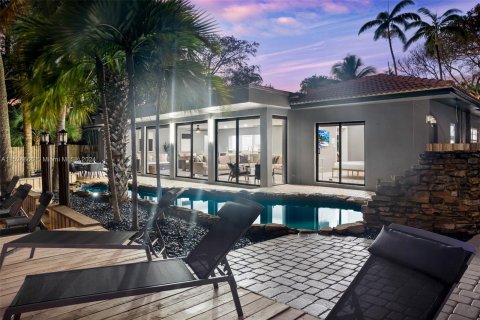 Villa ou maison à vendre à Fort Lauderdale, Floride: 4 chambres, 293.39 m2 № 981317 - photo 5