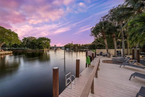 Villa ou maison à vendre à Fort Lauderdale, Floride: 4 chambres, 293.39 m2 № 981317 - photo 21