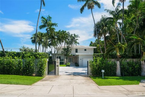 Villa ou maison à vendre à Miami, Floride: 6 chambres, 403.47 m2 № 874236 - photo 9