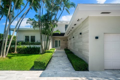 Villa ou maison à vendre à Miami, Floride: 6 chambres, 403.47 m2 № 874236 - photo 14