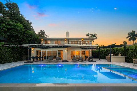 Villa ou maison à vendre à Miami, Floride: 6 chambres, 403.47 m2 № 874236 - photo 5