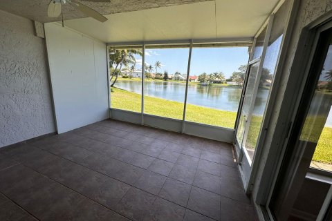 Townhouse in Lake Worth, Florida 3 bedrooms, 168.9 sq.m. № 1177091 - photo 7