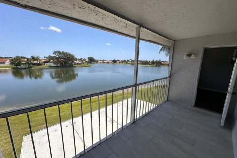 Townhouse in Lake Worth, Florida 3 bedrooms, 168.9 sq.m. № 1177091 - photo 8