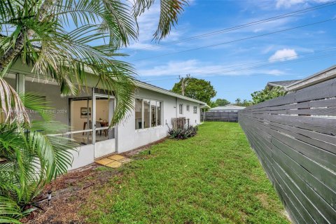 House in Fort Lauderdale, Florida 4 bedrooms, 161.19 sq.m. № 1404454 - photo 15