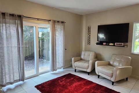 Adosado en venta en Cutler Bay, Florida, 3 dormitorios, 139.73 m2 № 1401193 - foto 9