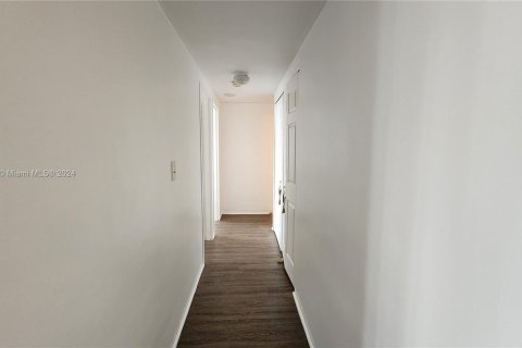 Copropriété à louer à Miami Beach, Floride: 2 chambres, 97.08 m2 № 1377495 - photo 4