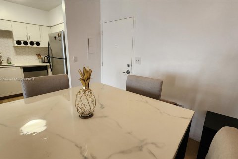 Copropriété à louer à Miami Beach, Floride: 2 chambres, 97.08 m2 № 1377495 - photo 2