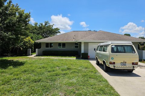 House in Palm City, Florida 3 bedrooms, 133.04 sq.m. № 1217659 - photo 7