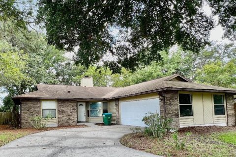 Villa ou maison à louer à Deltona, Floride: 3 chambres, 136.19 m2 № 1378060 - photo 2