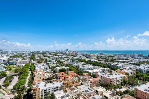 Condo in Miami Beach, Florida, 2 bedrooms  № 1160159 - photo 14