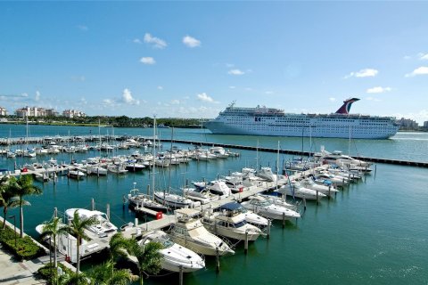 Condo in Miami Beach, Florida, 2 bedrooms  № 1160159 - photo 20