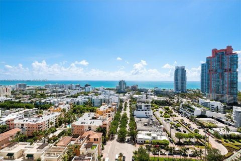 Condo in Miami Beach, Florida, 2 bedrooms  № 1160159 - photo 13