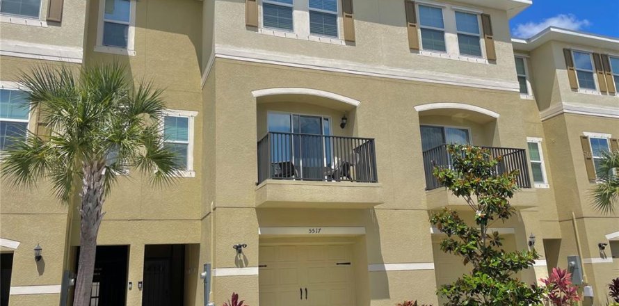 Townhouse in New Port Richey, Florida 3 bedrooms, 149.29 sq.m. № 1157027