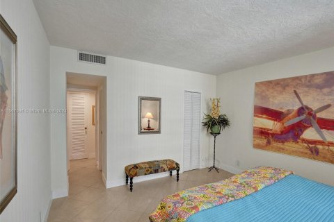 Condo in Fort Lauderdale, Florida, 1 bedroom  № 929231 - photo 30