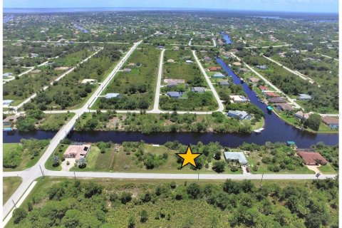 Terreno en venta en Port Charlotte, Florida № 946989 - foto 2