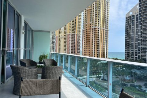 Condo in Sunny Isles Beach, Florida, 2 bedrooms  № 1387973 - photo 2