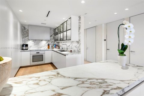 Condo in Miami Beach, Florida, 3 bedrooms  № 1402818 - photo 19