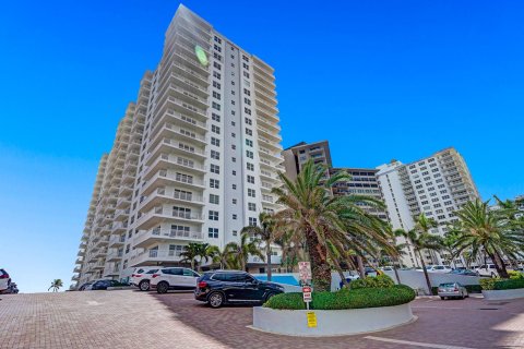 Condo in Fort Lauderdale, Florida, 2 bedrooms  № 989299 - photo 4