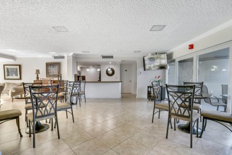 Condo in Deerfield Beach, Florida, 2 bedrooms  № 959504 - photo 4