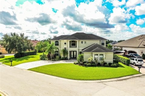 House in Lakeland, Florida 5 bedrooms, 321.44 sq.m. № 1351303 - photo 1