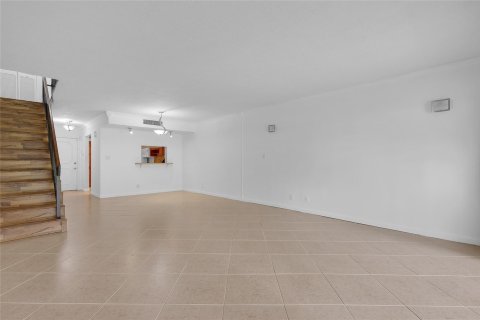 Condo in Fort Lauderdale, Florida, 2 bedrooms  № 1093560 - photo 21