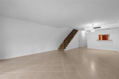 Condo in Fort Lauderdale, Florida, 2 bedrooms  № 1093560 - photo 22